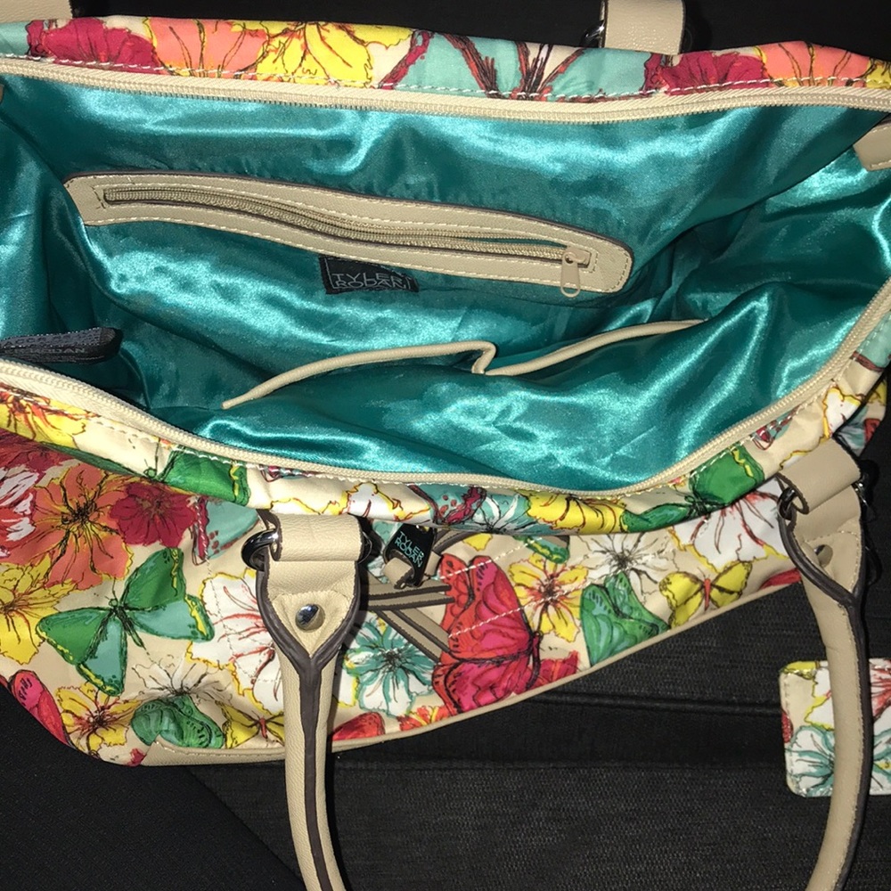 Handbag - Picture 3 of 5